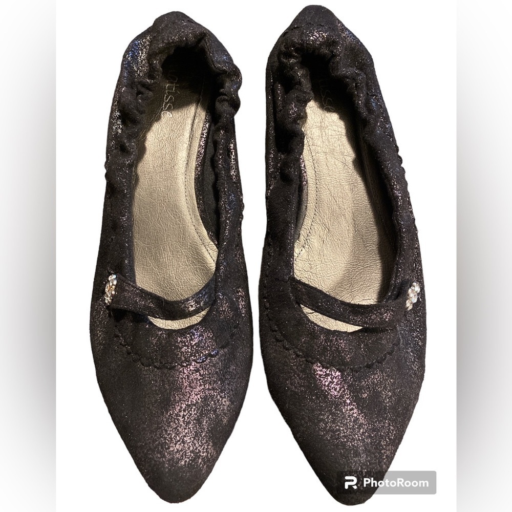 MATISSE IRIDESCENT BLACK KITTEN HEEL BALLET SHOES. Size 10